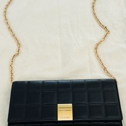 Authentic Chanel wallet with free chain