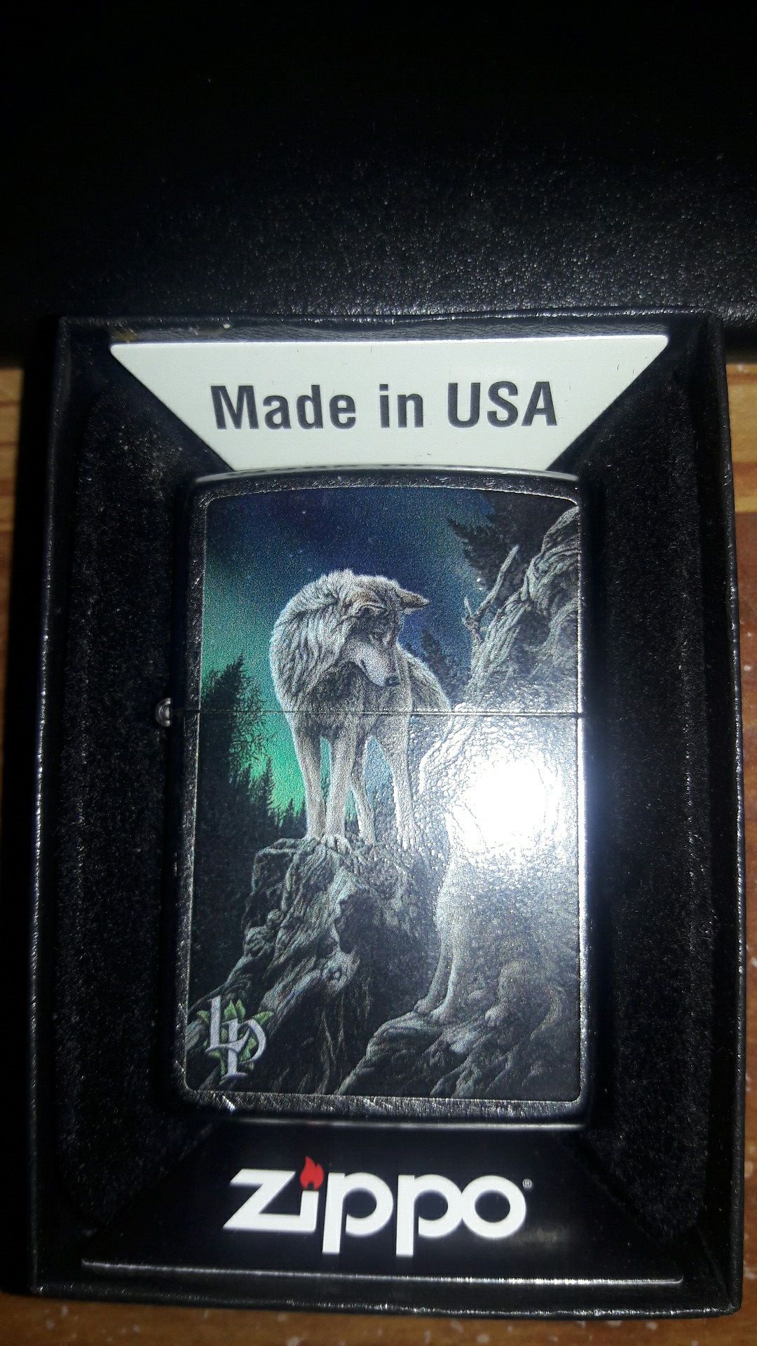 Wolf Zippo