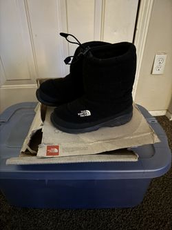 Woman’s North Face Boots Size 8