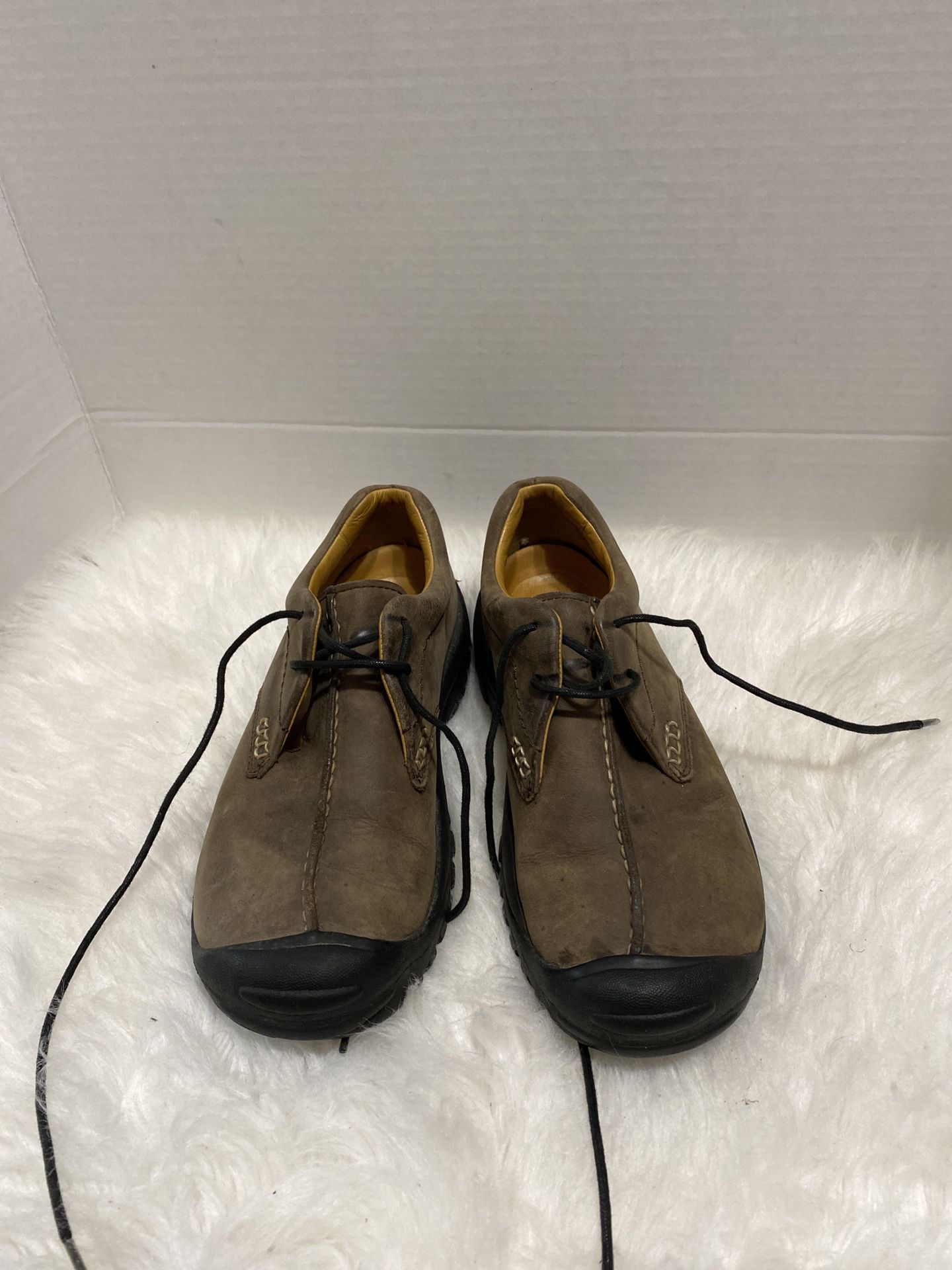Keen Women Shoe Size 7.5 Brown Hiking Sneaker Athletic Oxford
