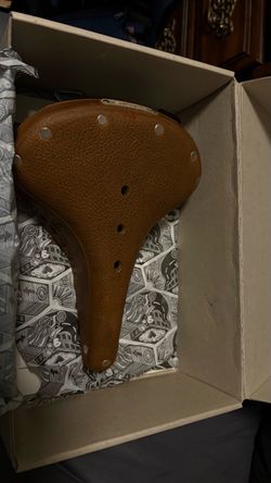 Brooks B67 bicycle saddle