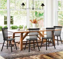 Set If 4 Windsor Classic Black Solid Wood Dining Chairs with Curving Spindle Back for Kitchen and Dining Room