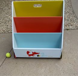 Kids' Bookshelf on wheels with fox and squirrel