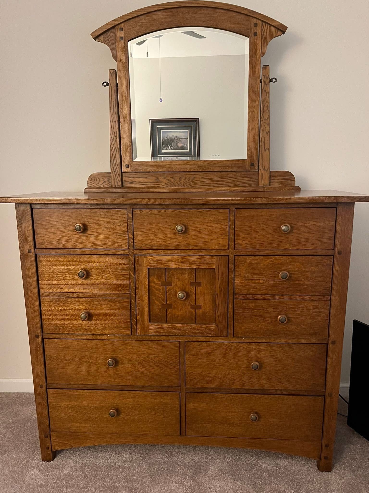 Thomasville Queen Furniture