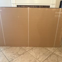 New Samsung 70” 4K Smart TV 2024.