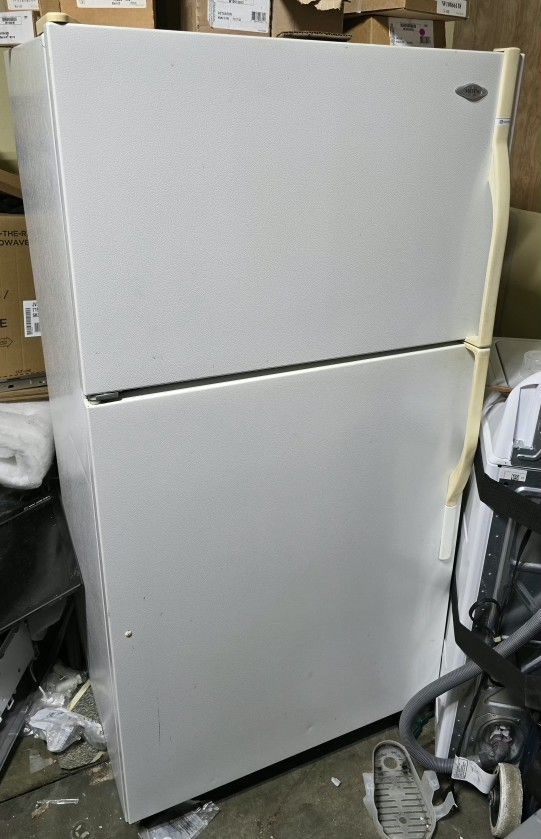 Maytag Top Mount Refrigerator w/ Icemaker