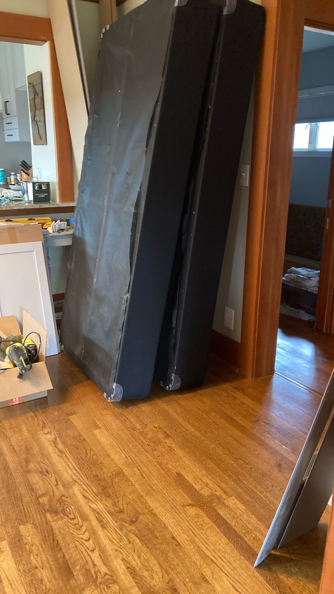 Twin Box Springs (2=King)