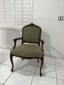 Accent Chair - like new