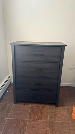 4-Drawer Dresser