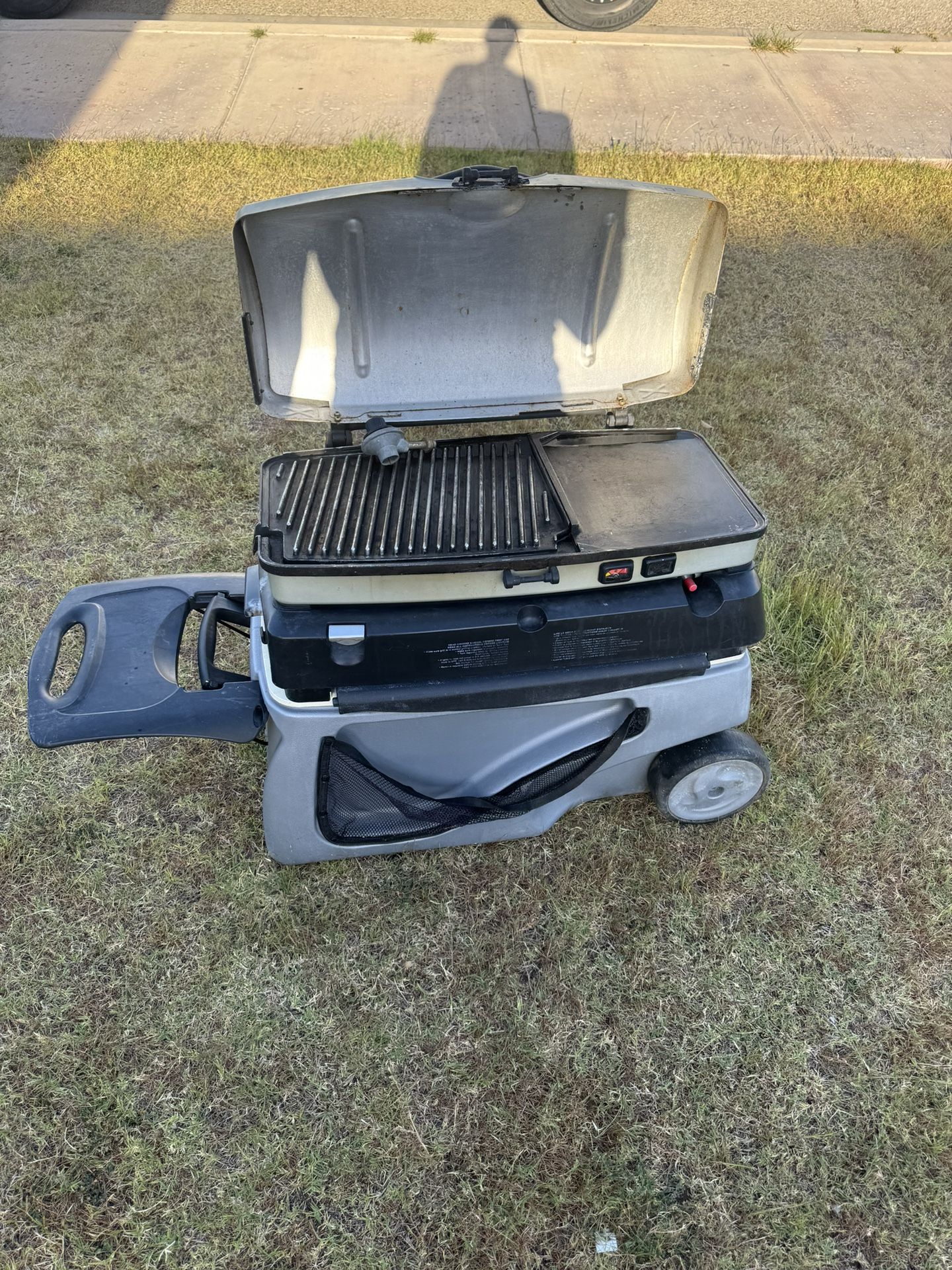 Portable Cooler/grill