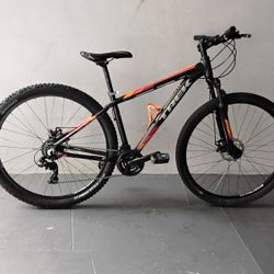 BICYCLE TREK 21 SPEED MARLINS 5 SIZE 29 BRAND NEW 