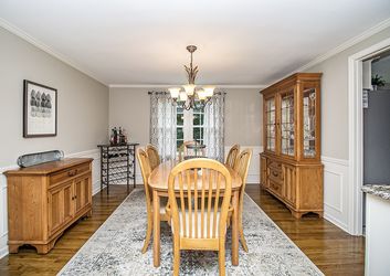 Bernhardt Oak Dinning Room Set