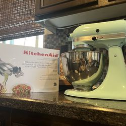 KitchenAid Ultra Power Plus 4.5qt Tilt-Head Stand Mixer with peeler  attachment for Sale in Murrieta, CA - OfferUp