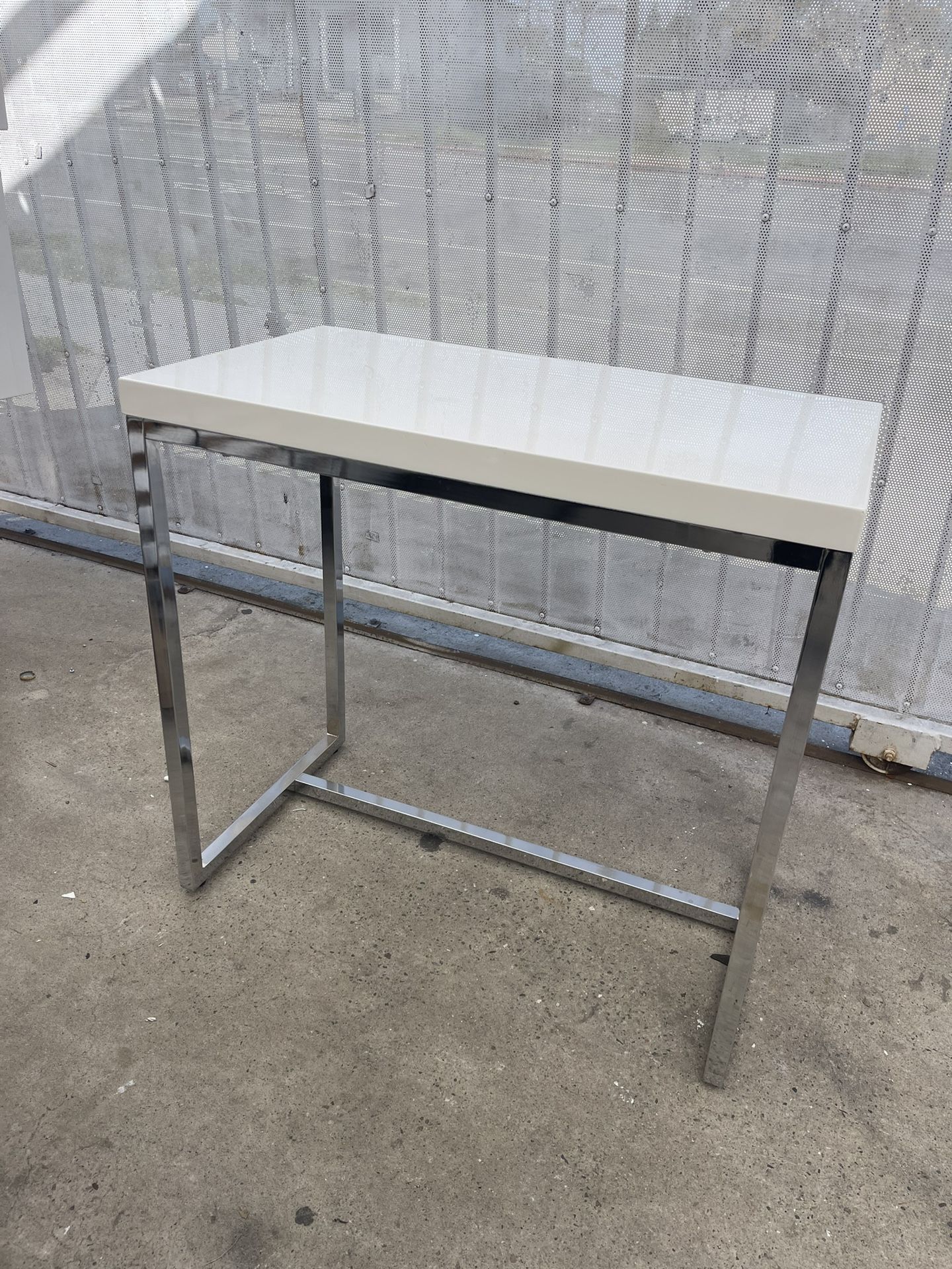 Entry Table for Sale in San Diego, CA - OfferUp