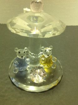 Crystal clear Statue Bears Under Umbrella