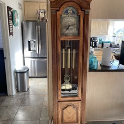 Beautiful Pearl Grandfather Clock Howard Miller Clock Germany Works Beautiful 