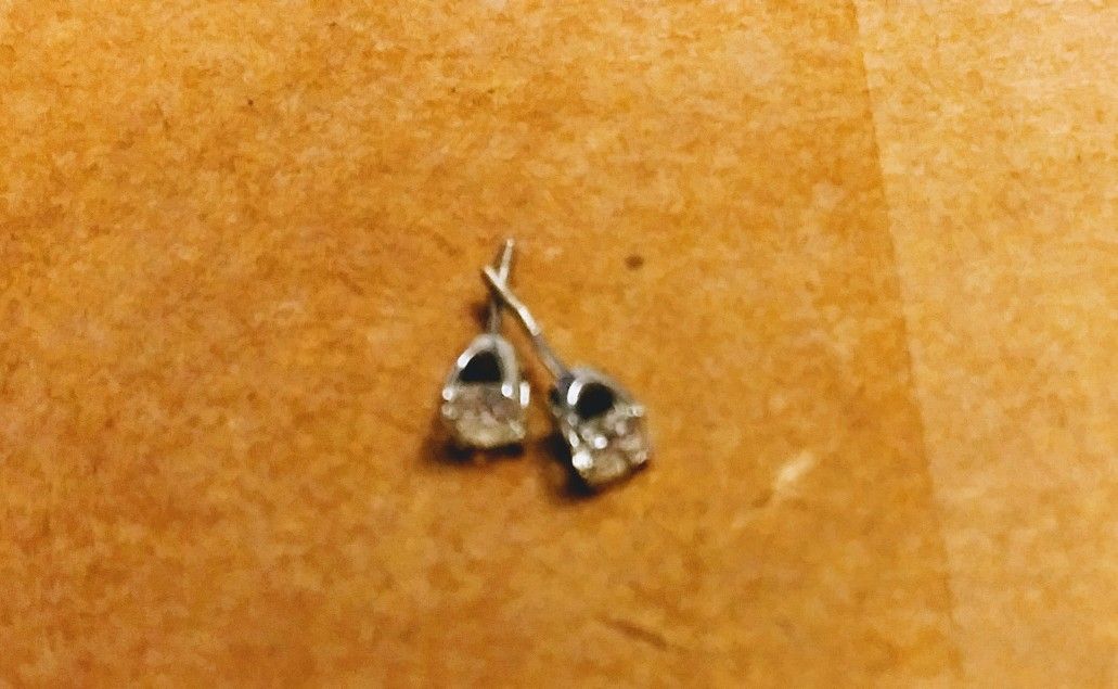 1 kt stud Earrings with screw on back from SAKS