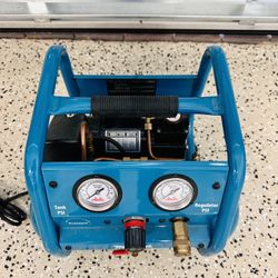 Makita 1 Gal Compressor 