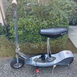 Razor Electric Scooter Seated Scooter E300