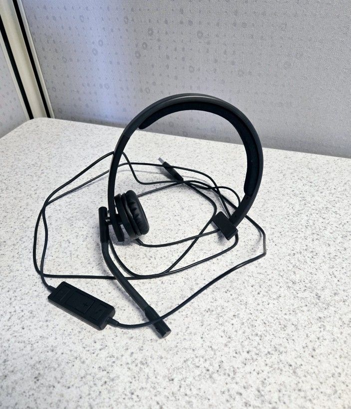 Logitech H570e Headset, Wired USB