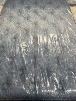 Full Serta Classic 12" firm mattress