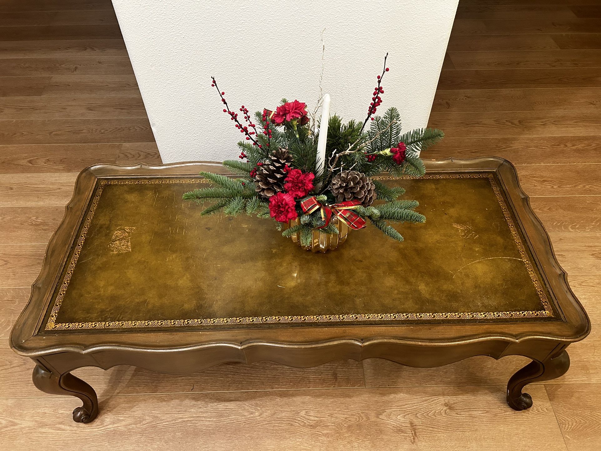 Antique Vintage Heirloom Weiman Coffee Table