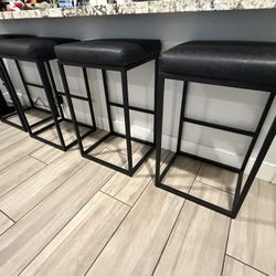 4 Barstools
