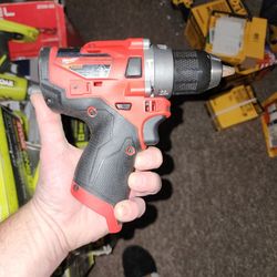 12v Milwaukee Hammerdrill 