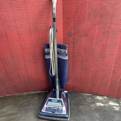 Sanitaire heavy duty vacuum works perfectly needs a new belt