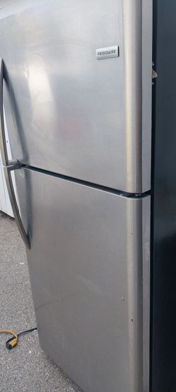 REFRIGERATOR Frigidaire