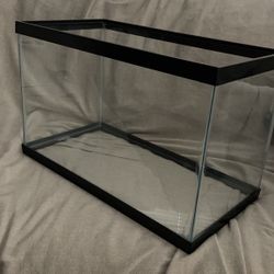 10 Gallon   Fish tank      (Like New) The size of the tank measures:  20 inches wide  10 1/2 inches narrow  13 inches tall
