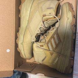  Adidas Hiking Boots (unisex)