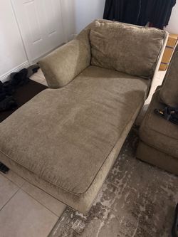 Chaise Lounge-FREE