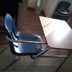 High-school Desk And Chair 