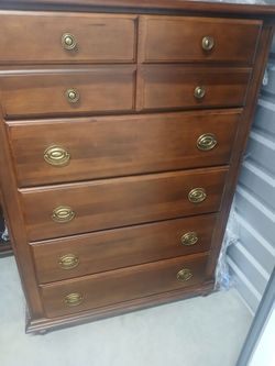 Broyhill  chest drower, dresser with mirror and nightstand.  Pick up only