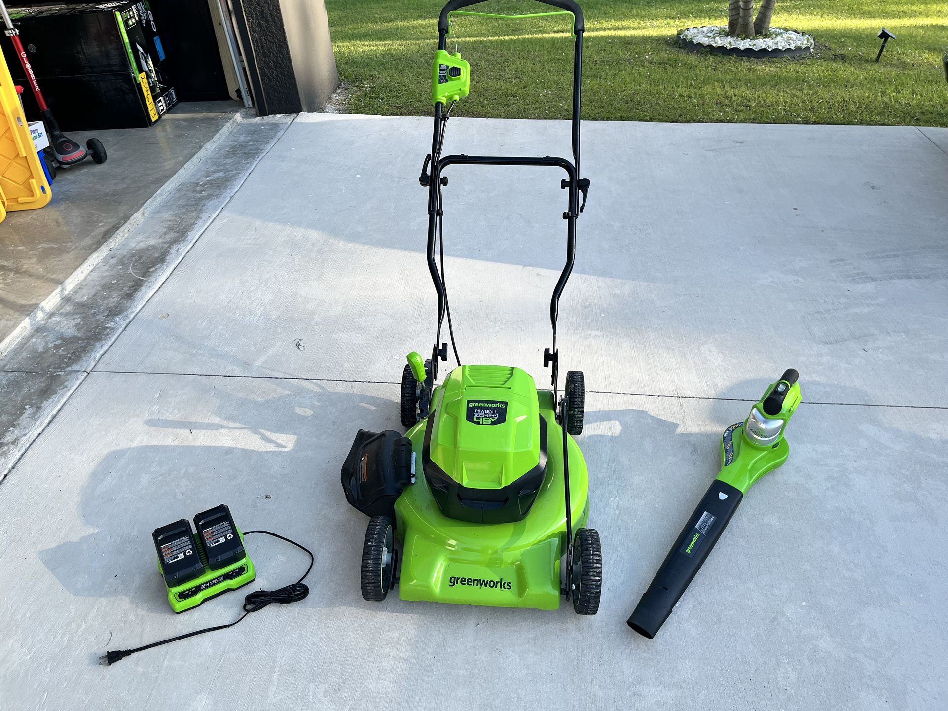 Lawn Mower and Leaf Blower Combo