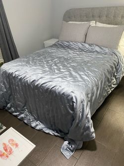 Macys Hotel Collection F/Q Quilt / Pickup South Denton only