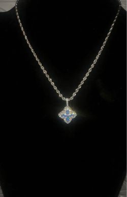 Blue clover pendant necklace