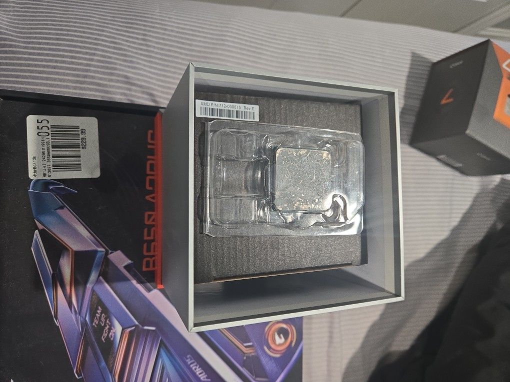 Cpu Bundle, Ryzen 9 3900x, Asus Tuf X-570 Plus, 48 Gb Corsair Vengence
