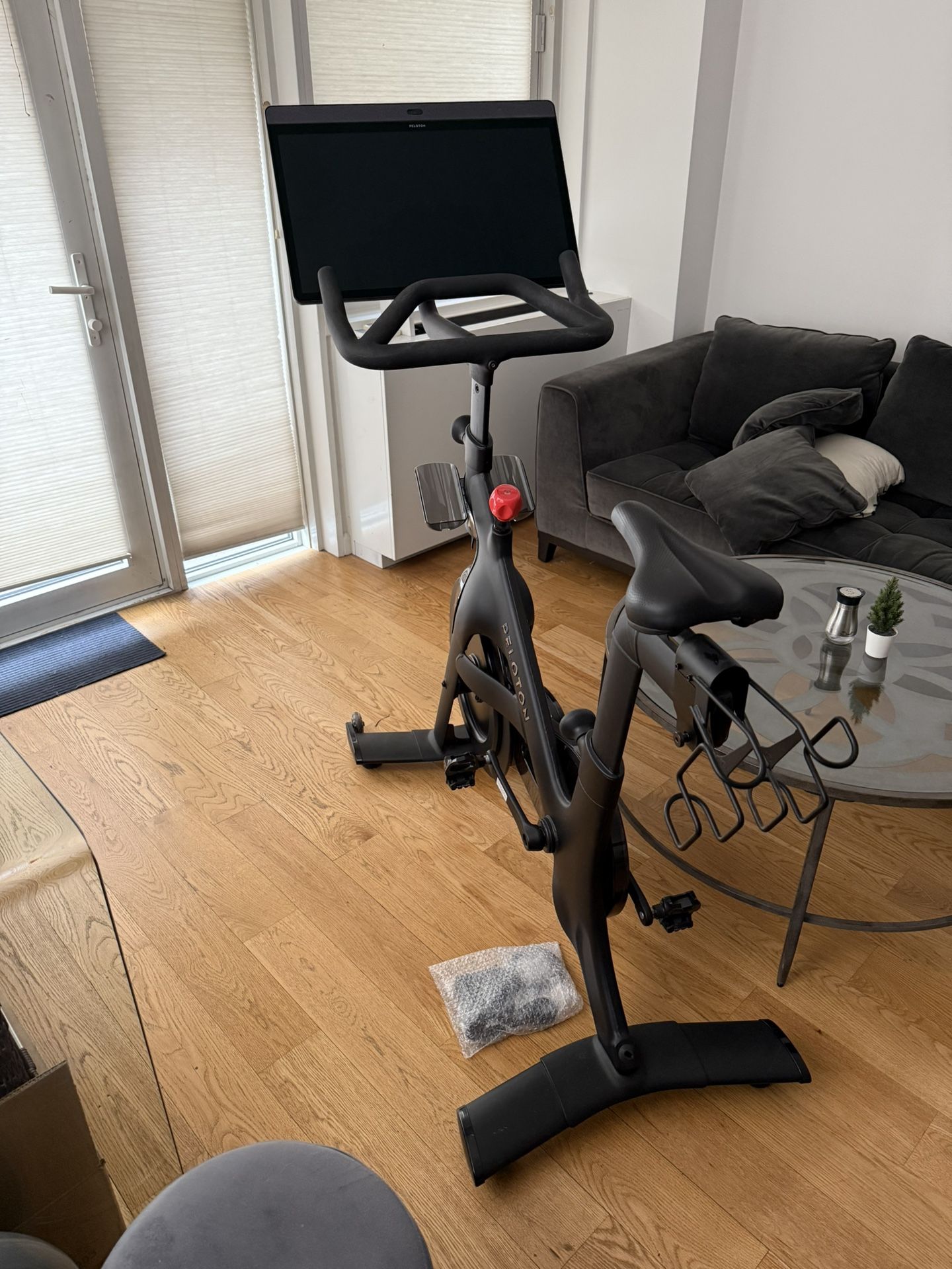 Peloton Bike, Hardly Used, Unwrapped Mats Included
