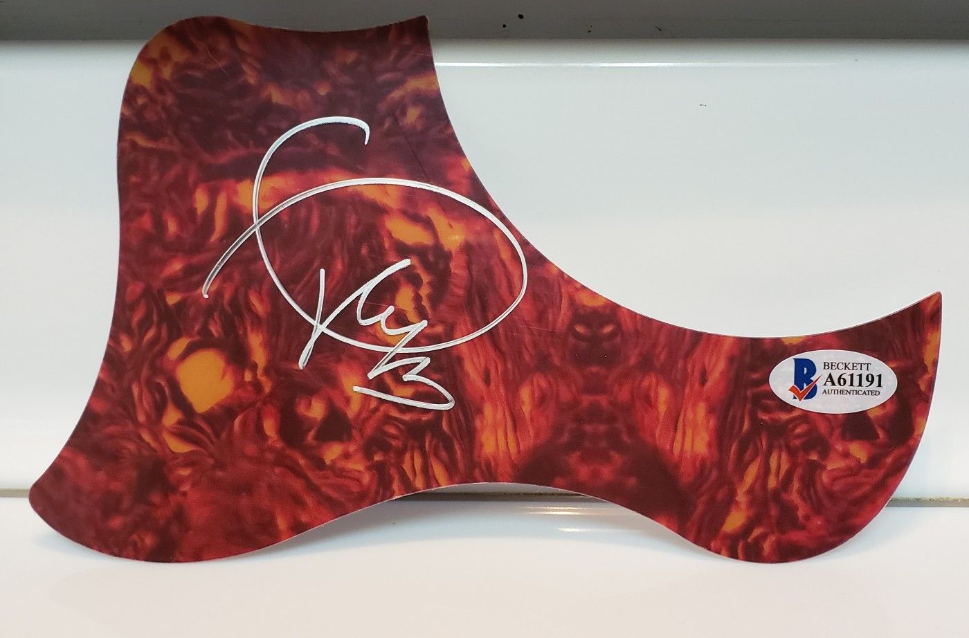 Taylor Swift hand signed acoustic guitar pickguard Beckett Authentication