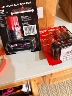 2 Milwaukee m12 battery
