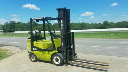 5k capacity Clark forklift