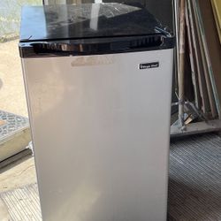 Magic Chef stainless steel front bar fridge 