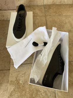 Common Projects Sz. 9 or 42 but fits like a sz 10