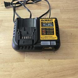 Dewalt  Cargador 
