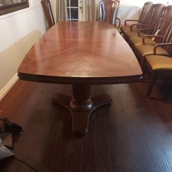BIG TABLE 8  CHAIRS VERY GOOD CONDITION $450.00