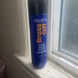 Matrix brass Off blue Shampoo 7$