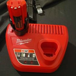 M12 Milwaukee Batter And Charger