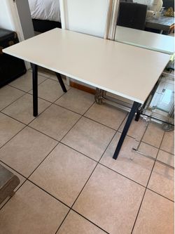 IKEA TROTTEN DESK 47” perfect gaming desk
